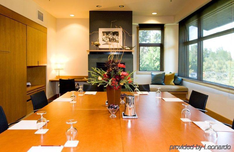 Cedarbrook Lodge Сиатак Бизнес снимка