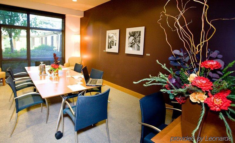 Cedarbrook Lodge Сиатак Бизнес снимка